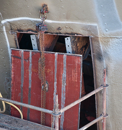 _DSC4798-Plate-being-positioned-to-weld 2-9